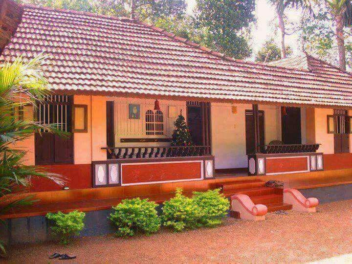 മുറ്റത്തേക്കിറങ്ങുന്ന വീട്